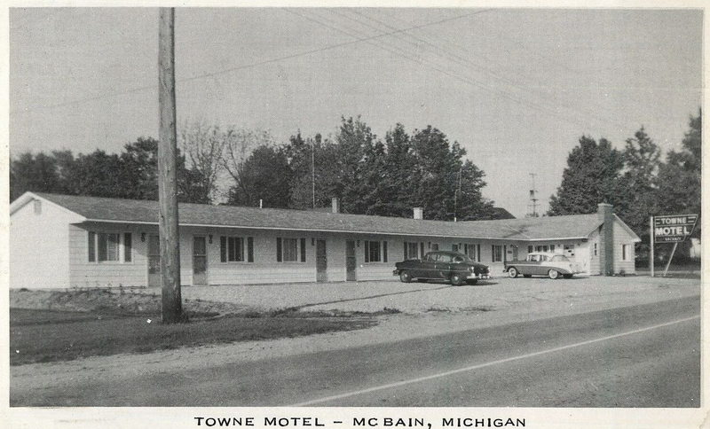 Towne Motel (Town Motel) - Postcard (newer photo)